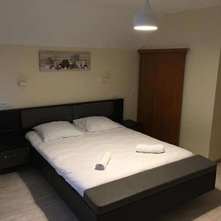 פורז'-לז-או Au Charme Du Lac Piscine & Spa 2 מראה חיצוני תמונה