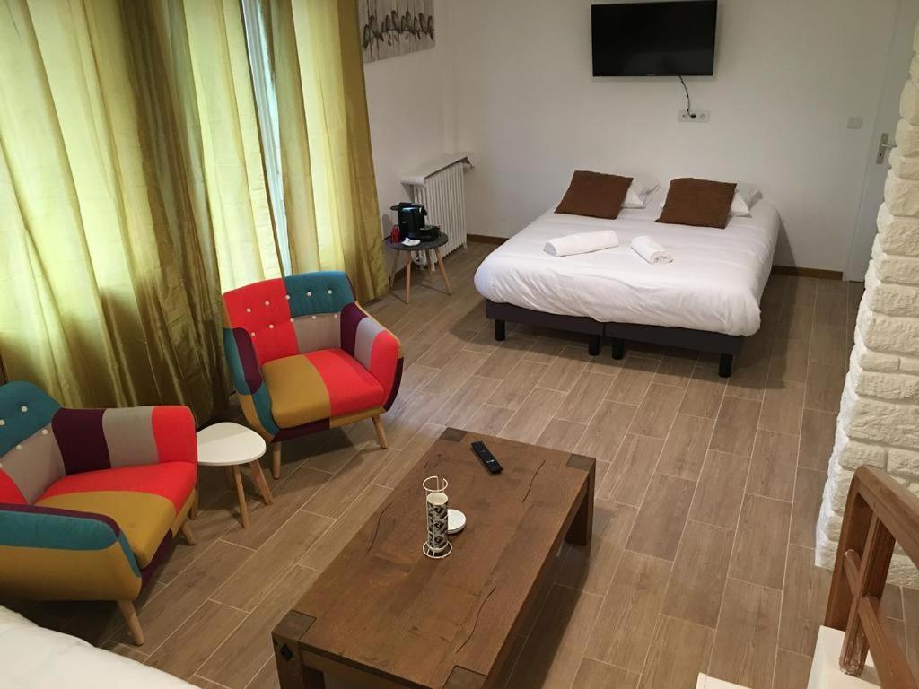 פורז'-לז-או Au Charme Du Lac Piscine & Spa 2 מראה חיצוני תמונה